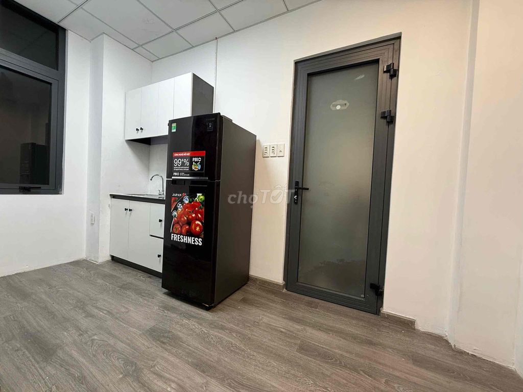 It's the owner who rents a high-level apartment in 60 meters.