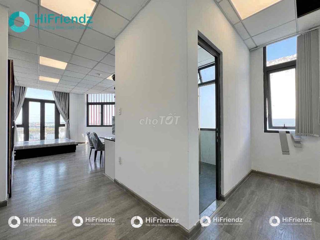 It's the owner who rents a high-level apartment in 60 meters.