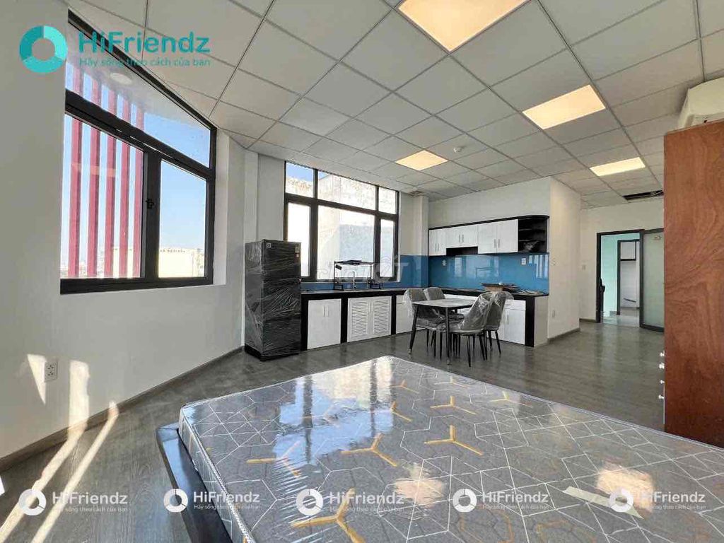It's the owner who rents a high-level apartment in 60 meters.