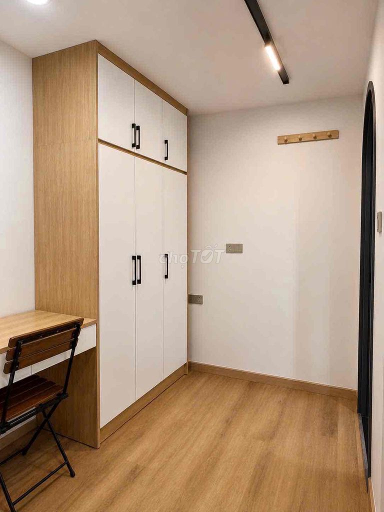 The kitchen bedroom is downtown 1 - 6 Neat.