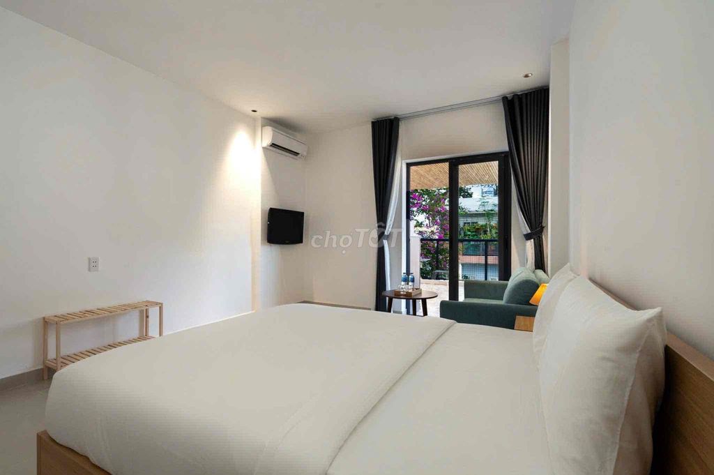 Super penthouse/a balcony bedroom downtown in District 3.