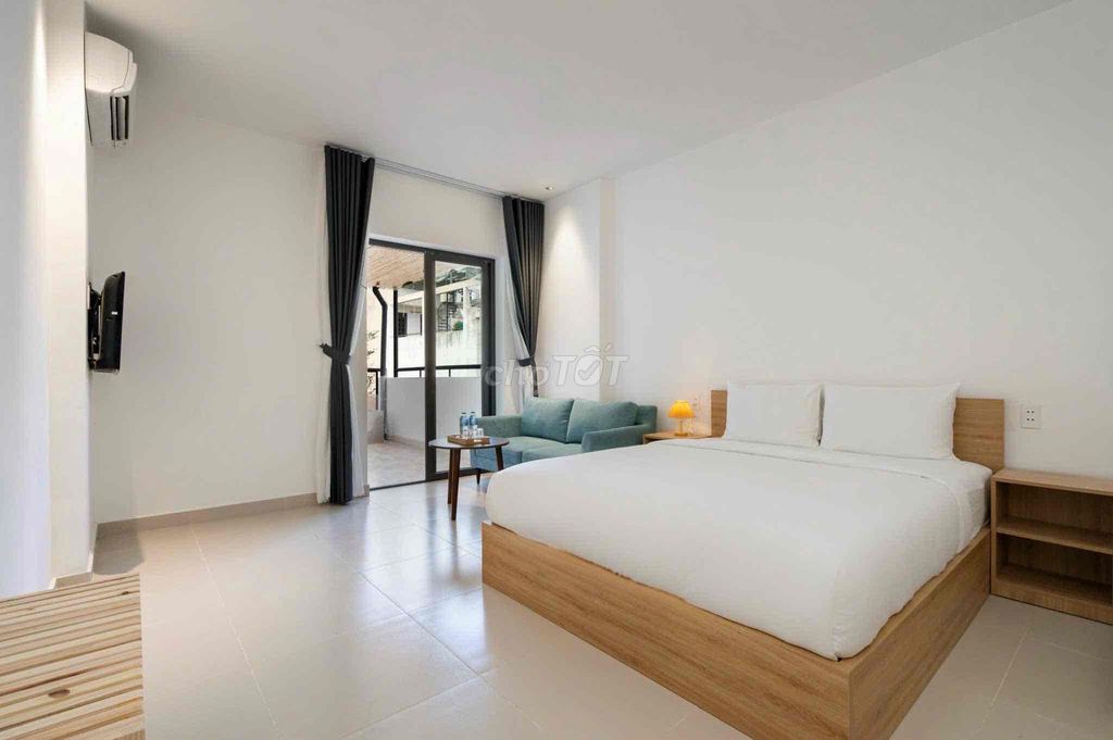 Super penthouse/a balcony bedroom downtown in District 3.