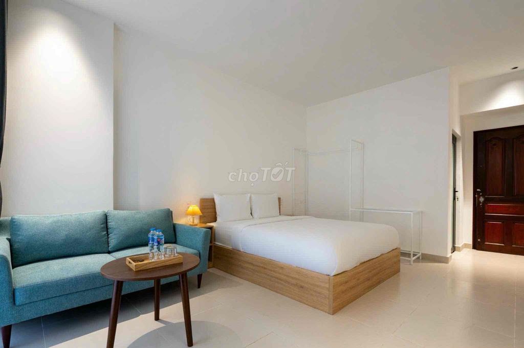 Super penthouse/a balcony bedroom downtown in District 3.