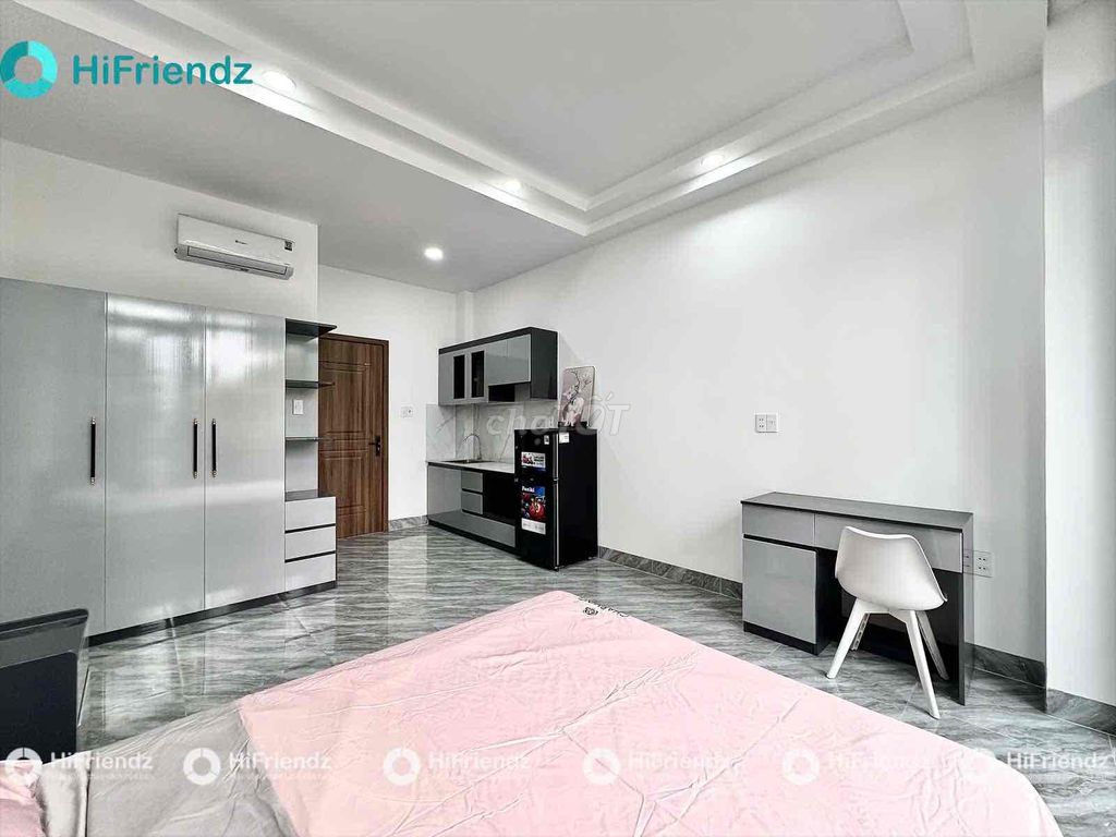 District 2 Studio the Modern Design Department - Near Diamond Island, Sala