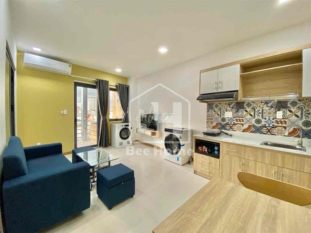 Two bedrooms. One bedroom. Security guard. 24 hours.