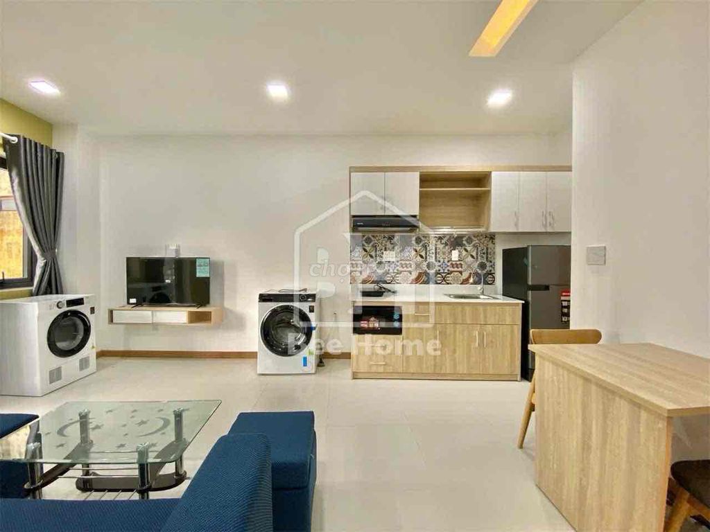 Two bedrooms. One bedroom. Security guard. 24 hours.