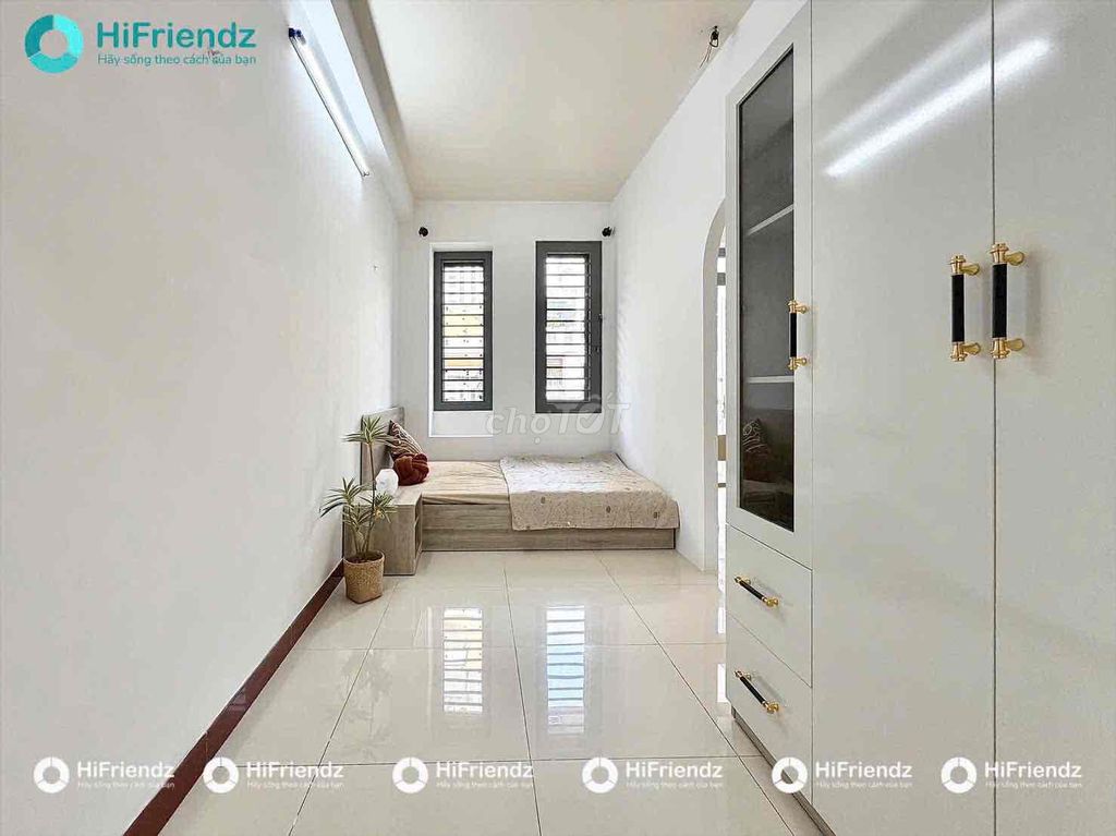 Rent one bedroom - bandol, open window - right here at town station T3