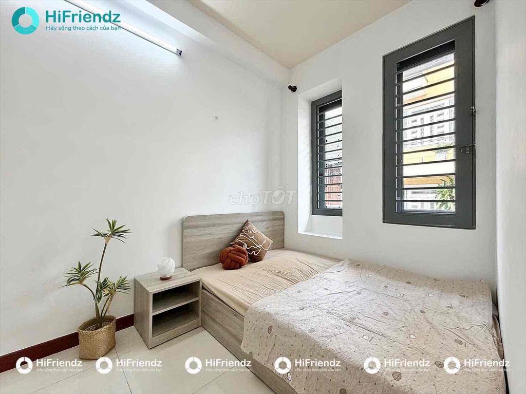 Rent one bedroom - bandol, open window - right here at town station T3