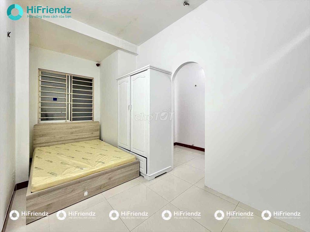 Rent one bedroom - bandol, open window - right here at town station T3