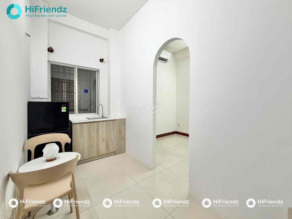 Rent one bedroom - bandol, open window - right here at town station T3