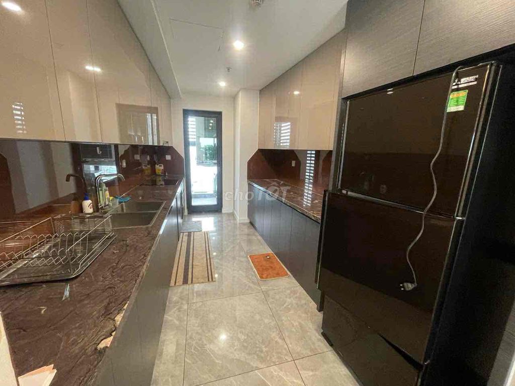 Rent penthouse 4 bedroom 205 m2 full interiors only 50 million a month.
