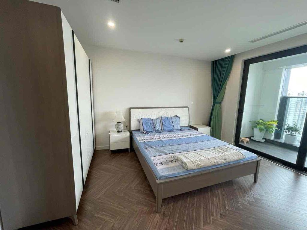 Rent penthouse 4 bedroom 205 m2 full interiors only 50 million a month.