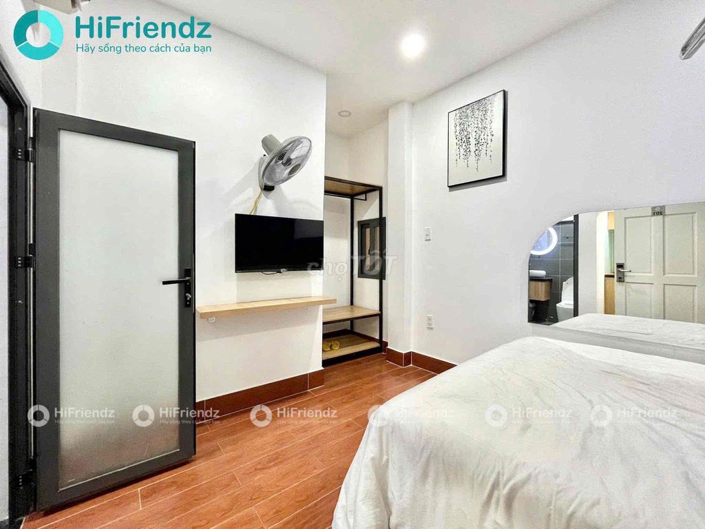 The mini apartment has a window of 28 meters, full interior at the foot of the 5th-Adventure.