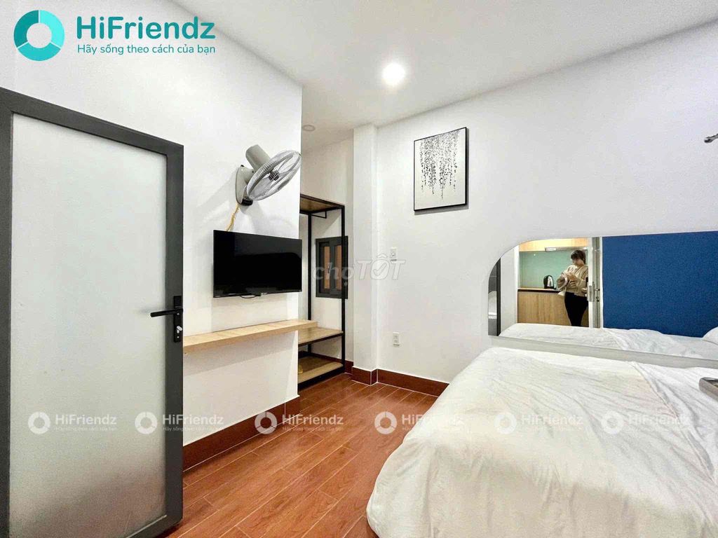 The mini apartment has a window of 28 meters, full interior at the foot of the 5th-Adventure.