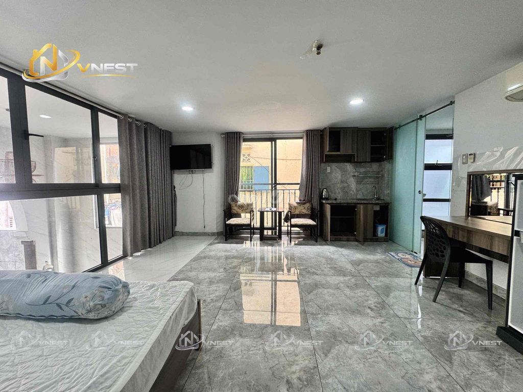 Studio 35 meters super wide - Full interior - wide carhouse