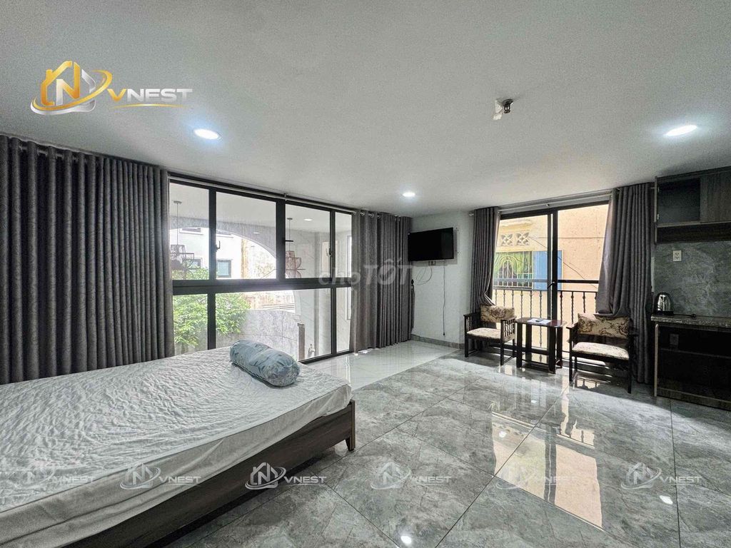 Studio 35 meters super wide - Full interior - wide carhouse