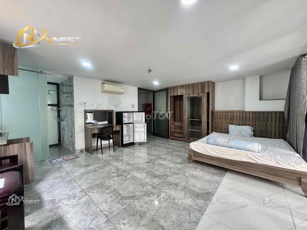 Studio 35 meters super wide - Full interior - wide carhouse