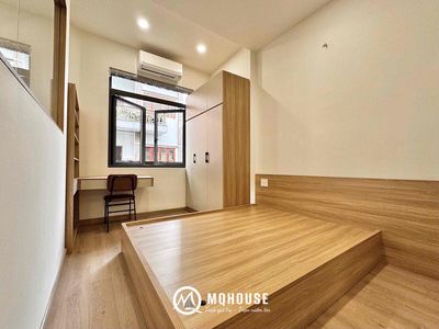 A full-house service apartment. A three-way bedroom, then private washing machine.