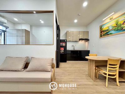 A full-house service apartment. A three-way bedroom, then private washing machine.