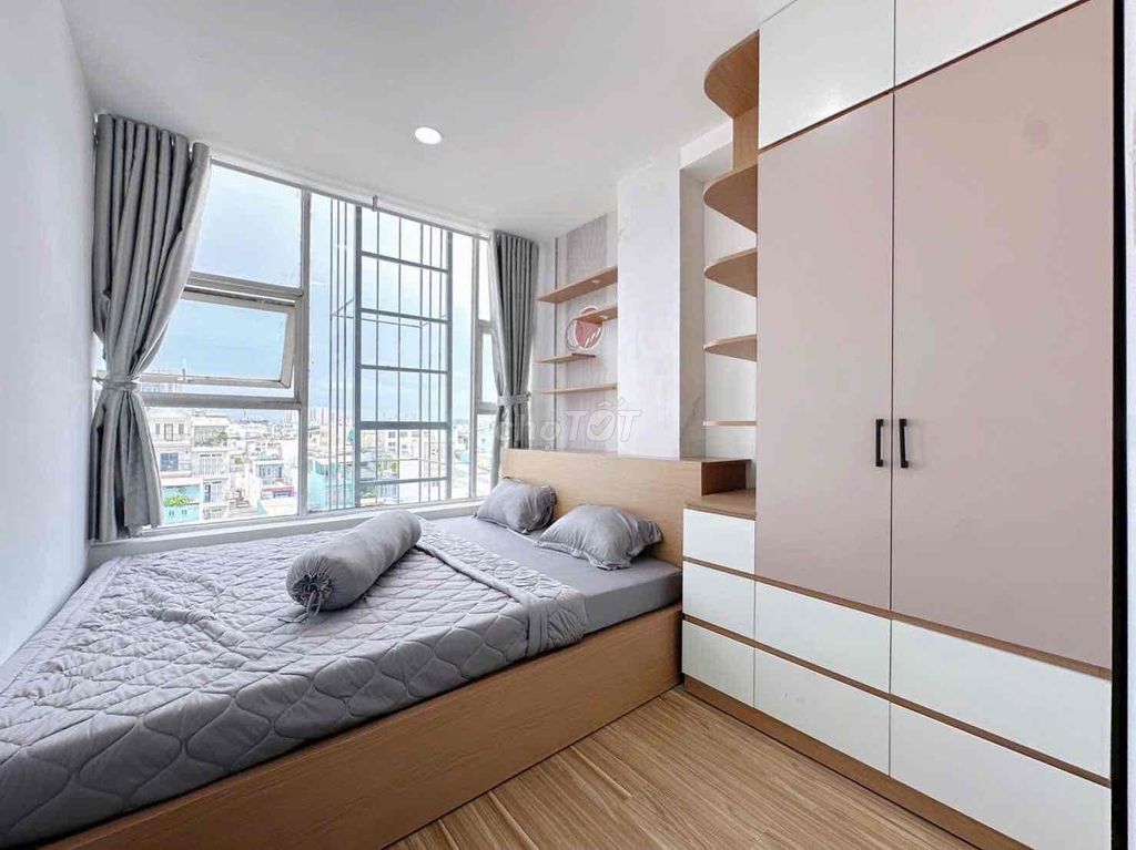 Two bedrooms. New elevator.