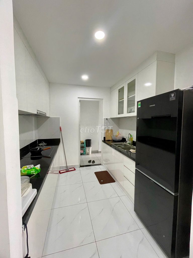 Rent Conic Boulevard-- 2 bedrooms, 2 toilets.