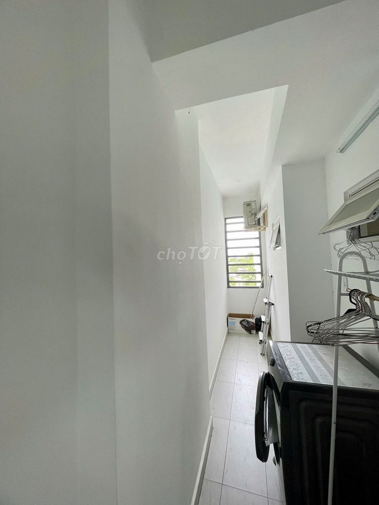 Rent Conic Boulevard-- 2 bedrooms, 2 toilets.