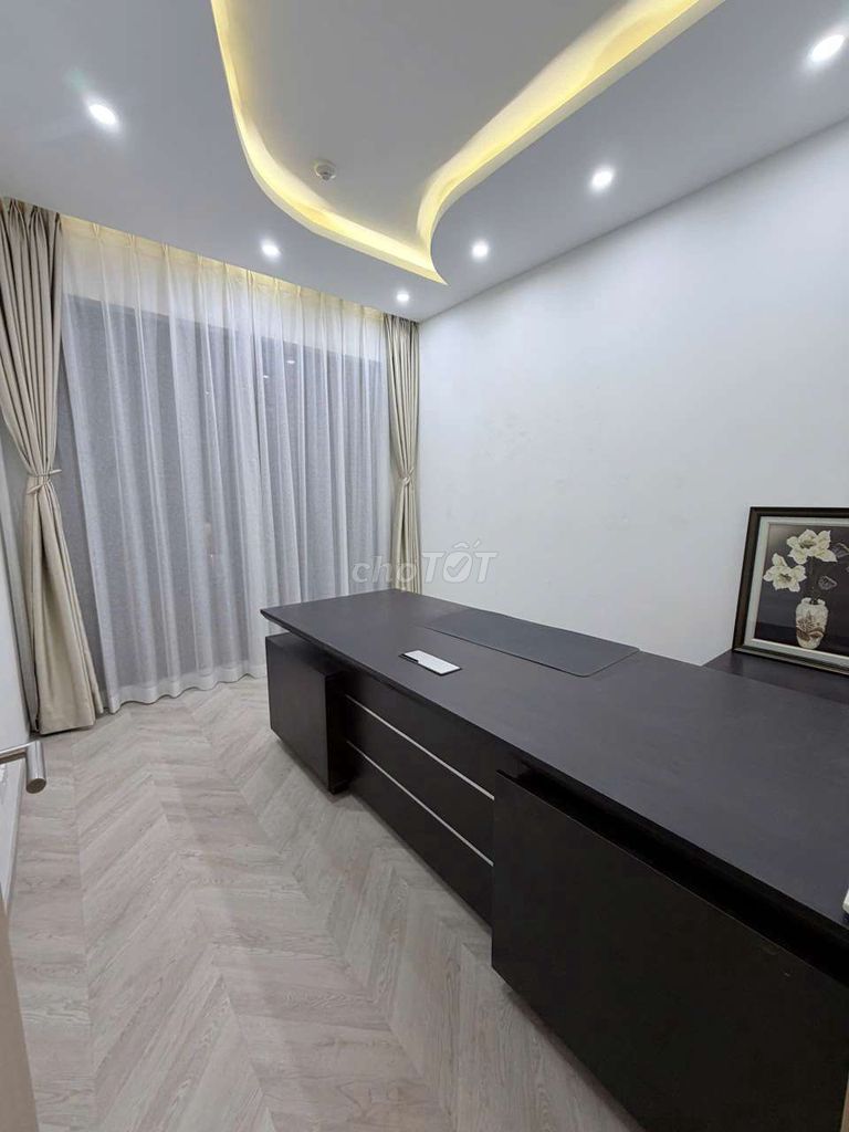 Rent masteri illcore point-- three bedrooms, Vinhomes Grand Park.