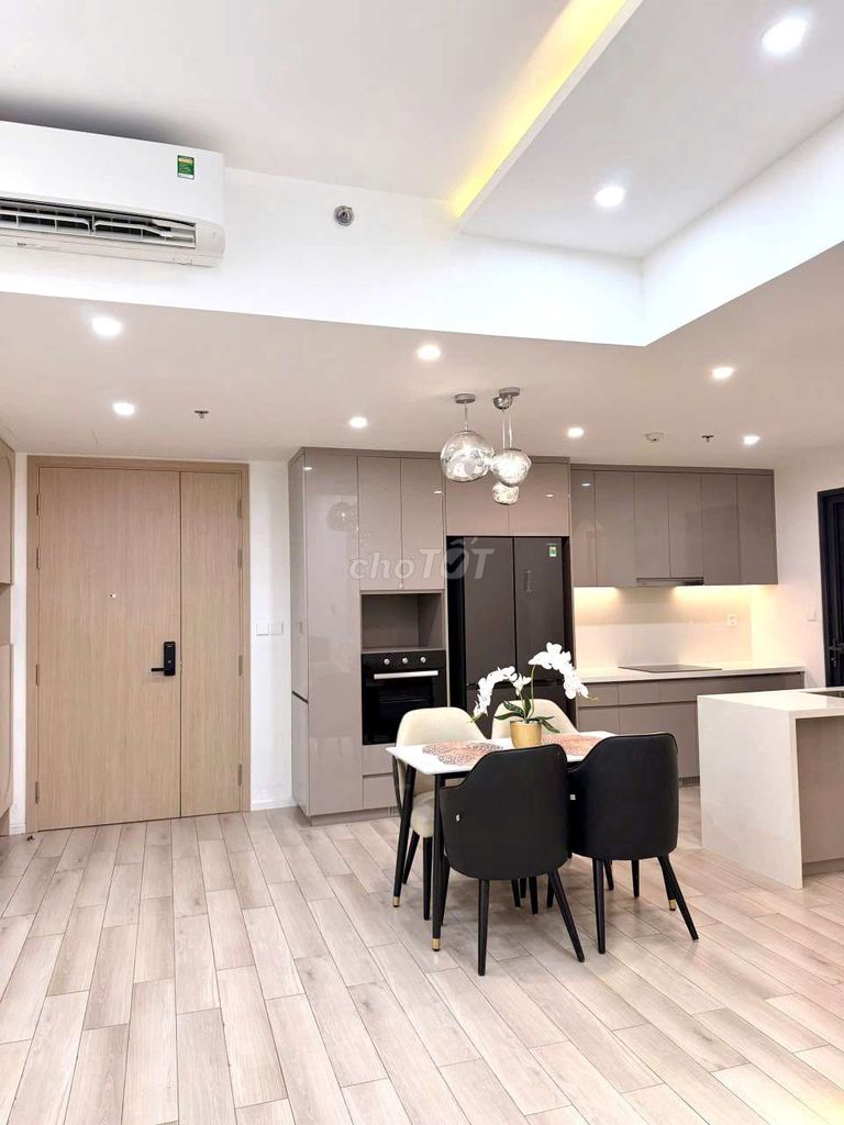 Rent masteri illcore point-- three bedrooms, Vinhomes Grand Park.