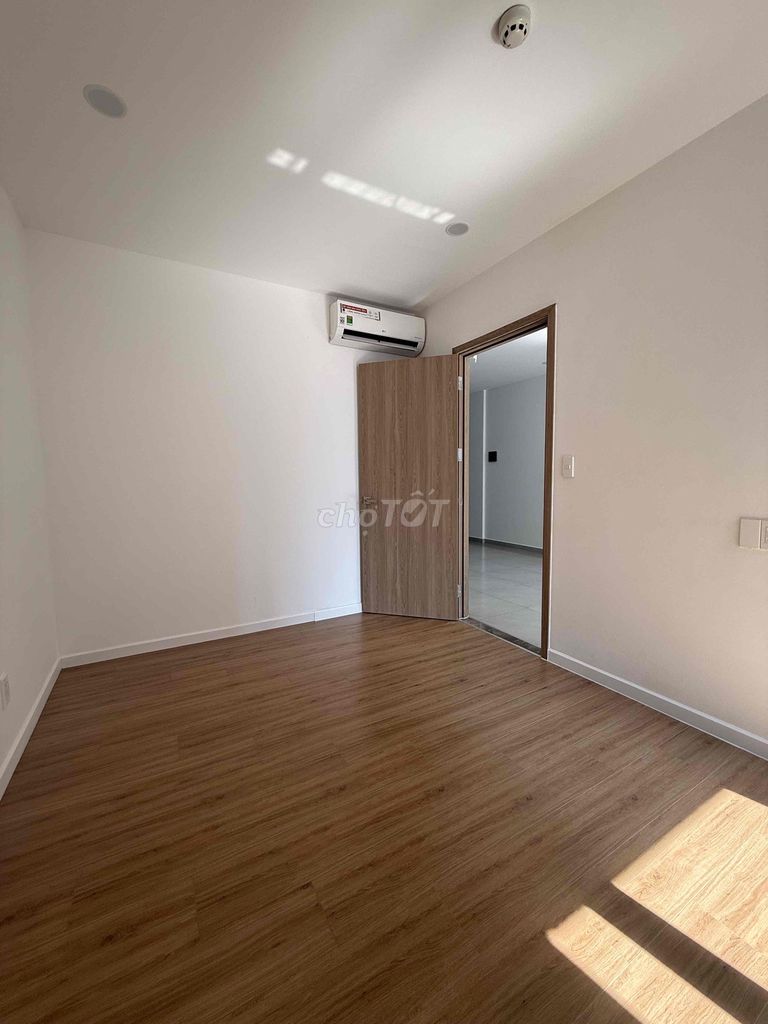 Rent a two-room apartment. A cold, cold, four-and-a-half-million-million-dollar toilet.