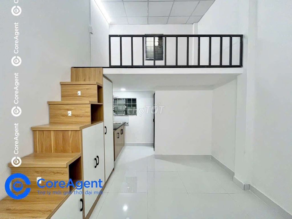 House of open, open, empty flat near the bathroom of 11th District.