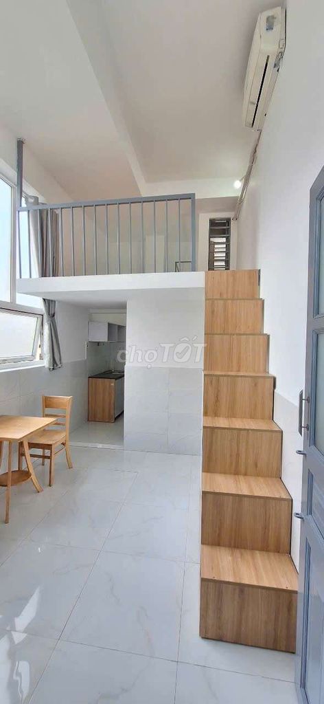 House of open, open, empty flat near the bathroom of 11th District.