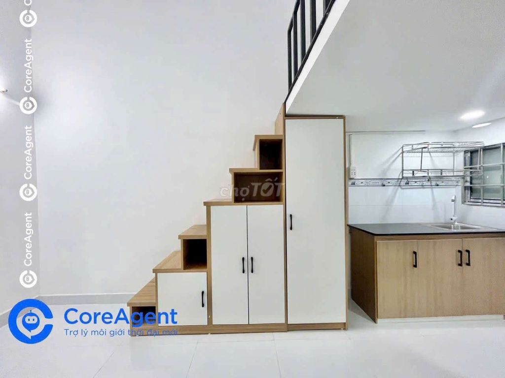 House of open, open, empty flat near the bathroom of 11th District.