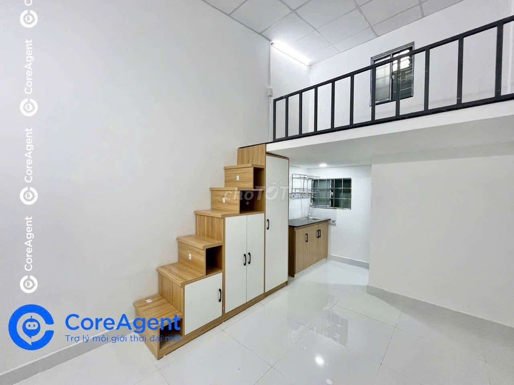 House of open, open, empty flat near the bathroom of 11th District.