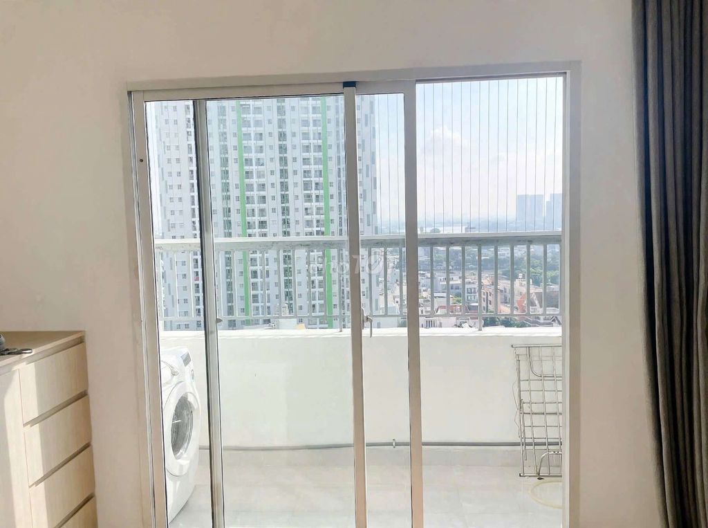 Soho Premier, one bedroom, enough furniture, river view.