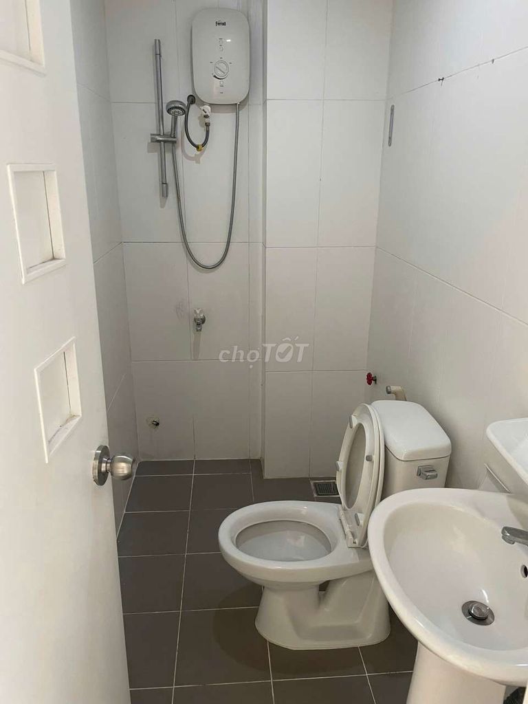 Soho Premier, one bedroom, enough furniture, river view.
