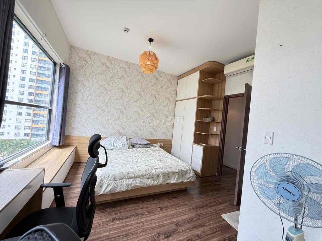 Three bedrooms, three full full interiors, 16 million a month.