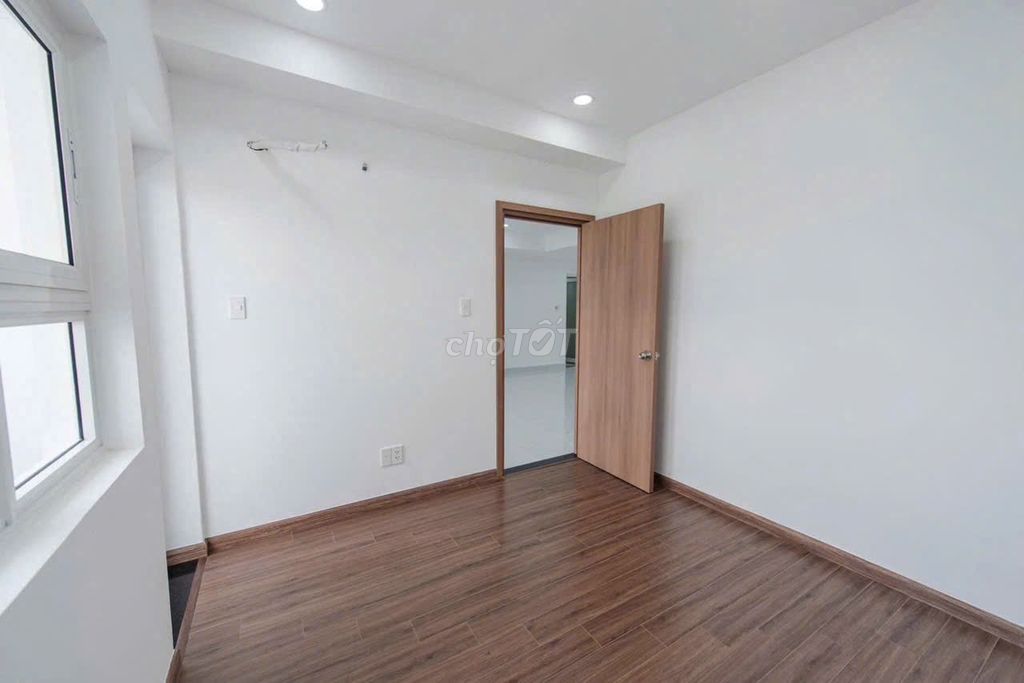 Rent Conic Boulevard-- 2 bedrooms 2 toilets