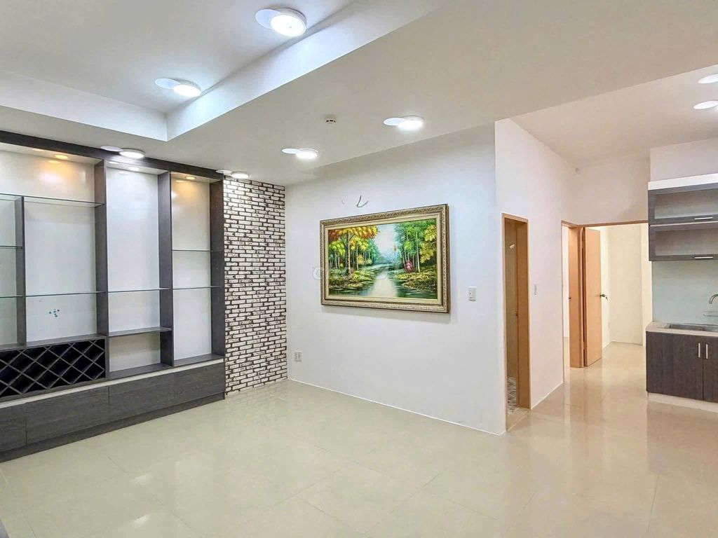 Rent a golden apartment.