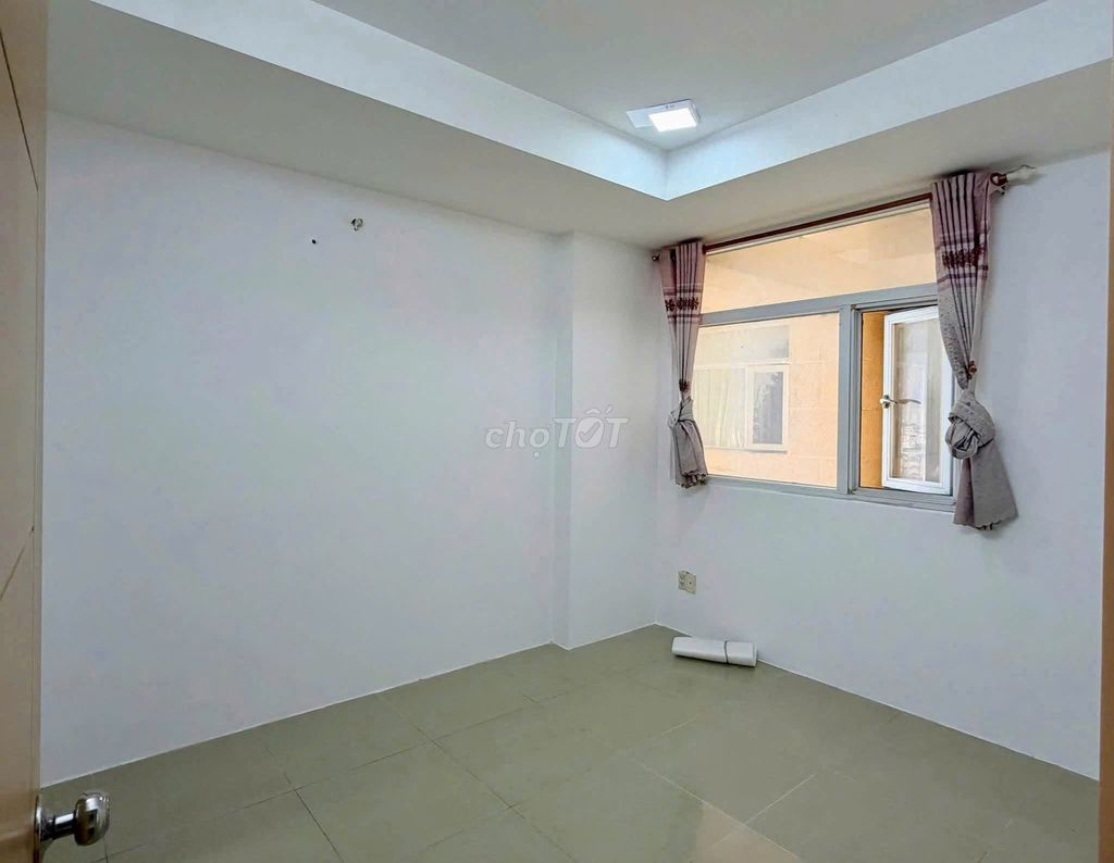 Rent a golden apartment.