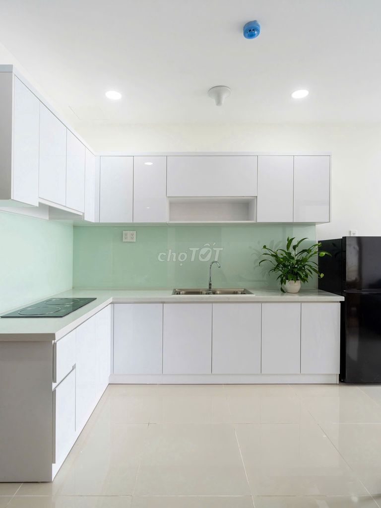 Rent The Western Capital-- two bedrooms. A bathroom.