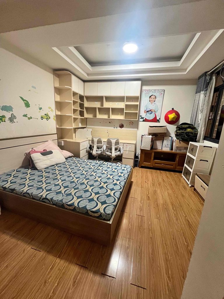 Block A3 rents two rooms, nice interior in 7th.