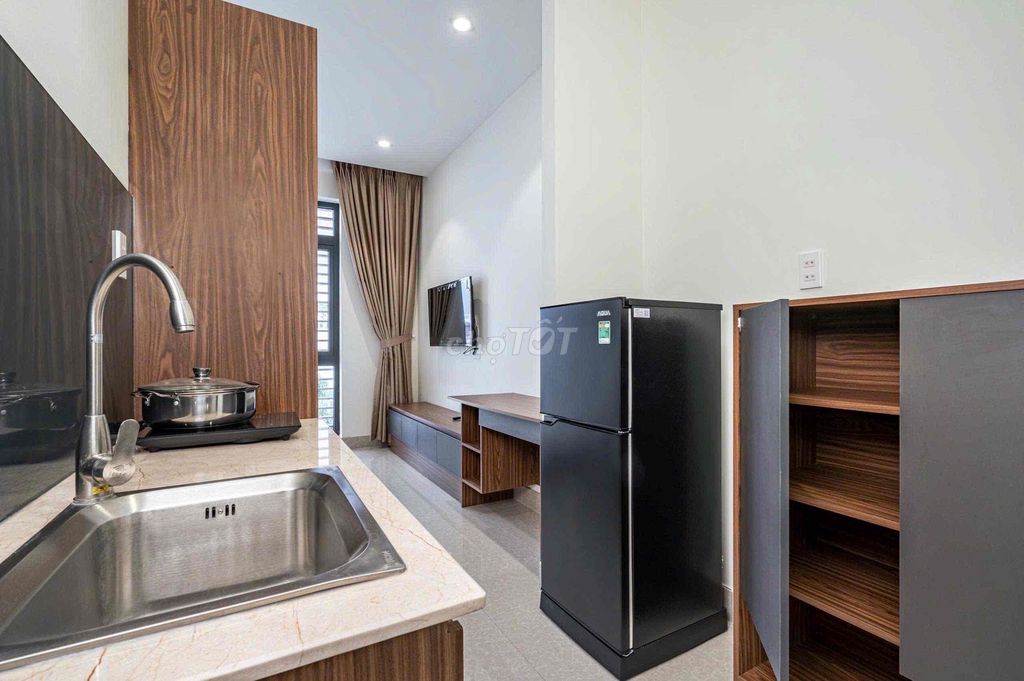 Rent studio full balcony furniture in Hồng Bàng