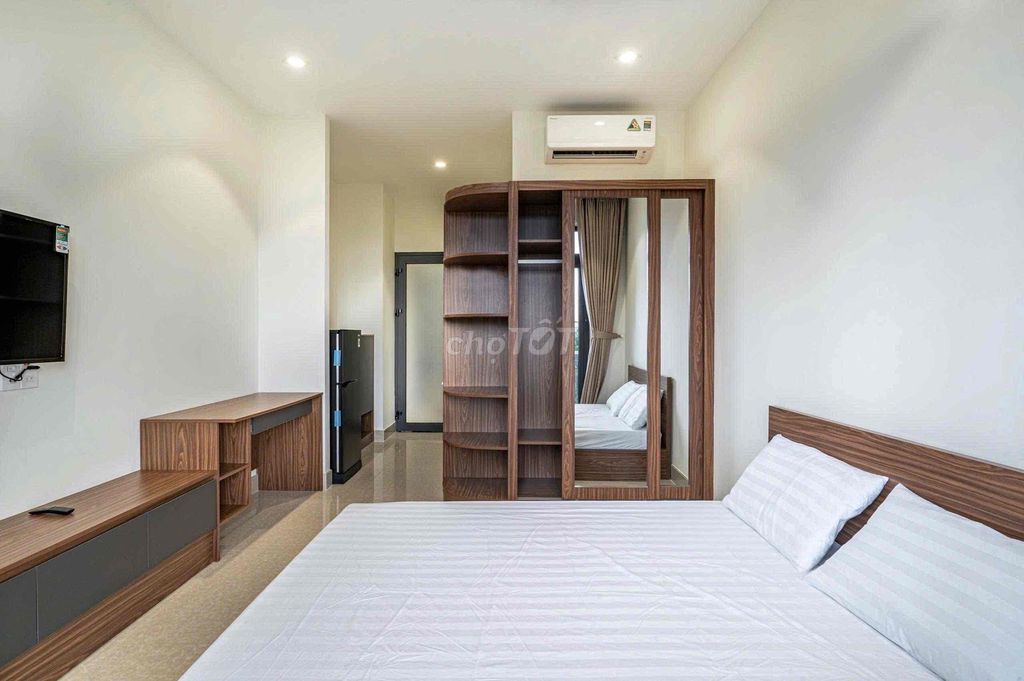 Rent studio full balcony furniture in Hồng Bàng