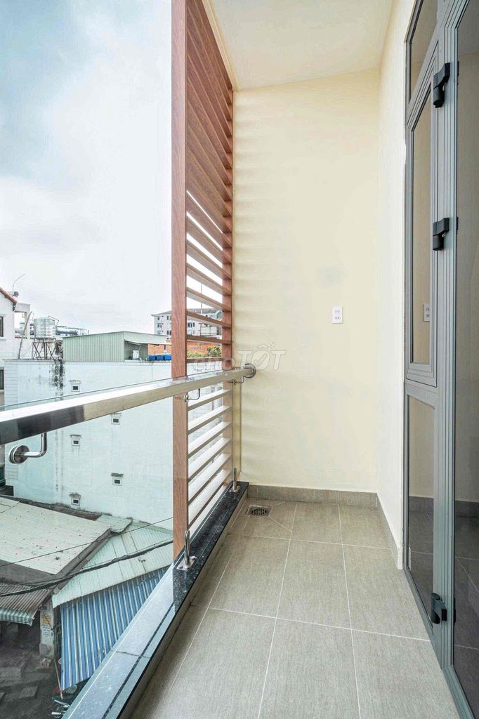 Rent studio full balcony furniture in Hồng Bàng