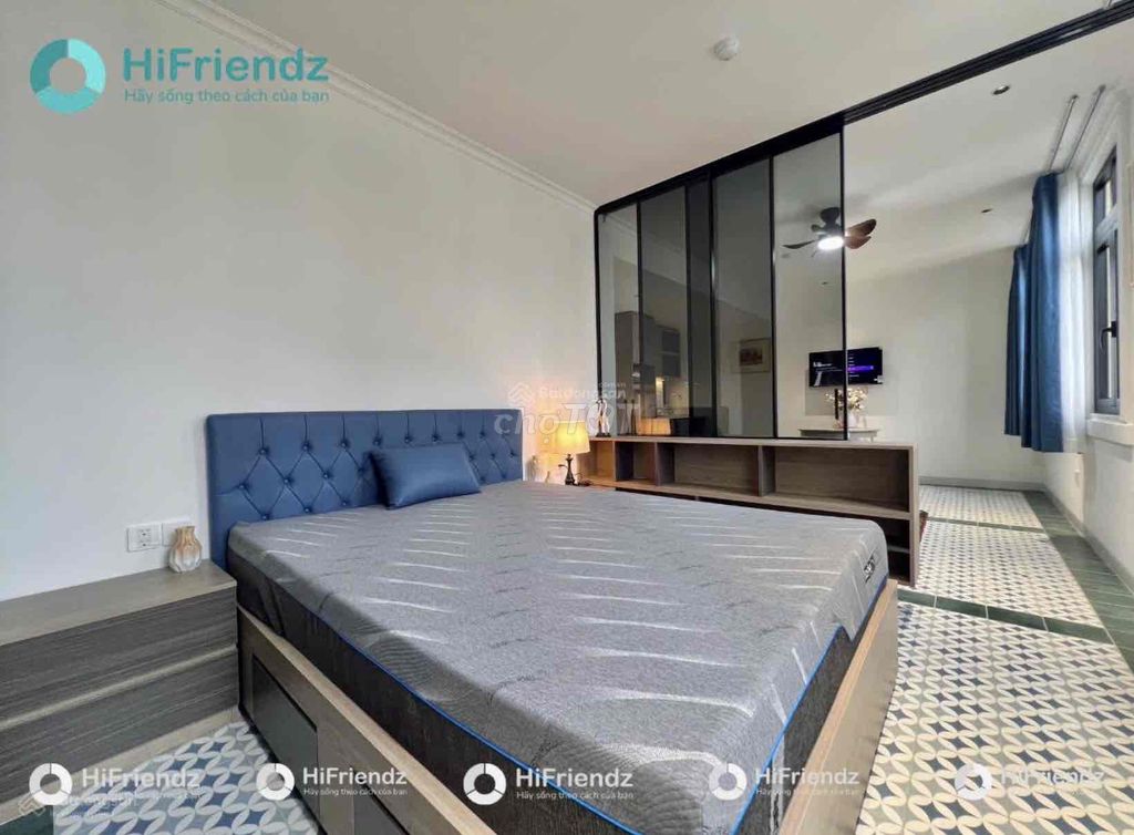 apartment 1 bedroom - full interior - near player - receive visitor west