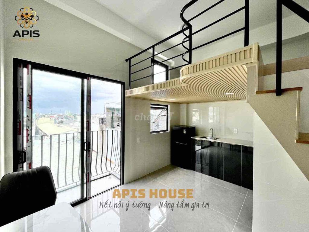 Rent a room with chill's balcony. - Cleared the elevators.