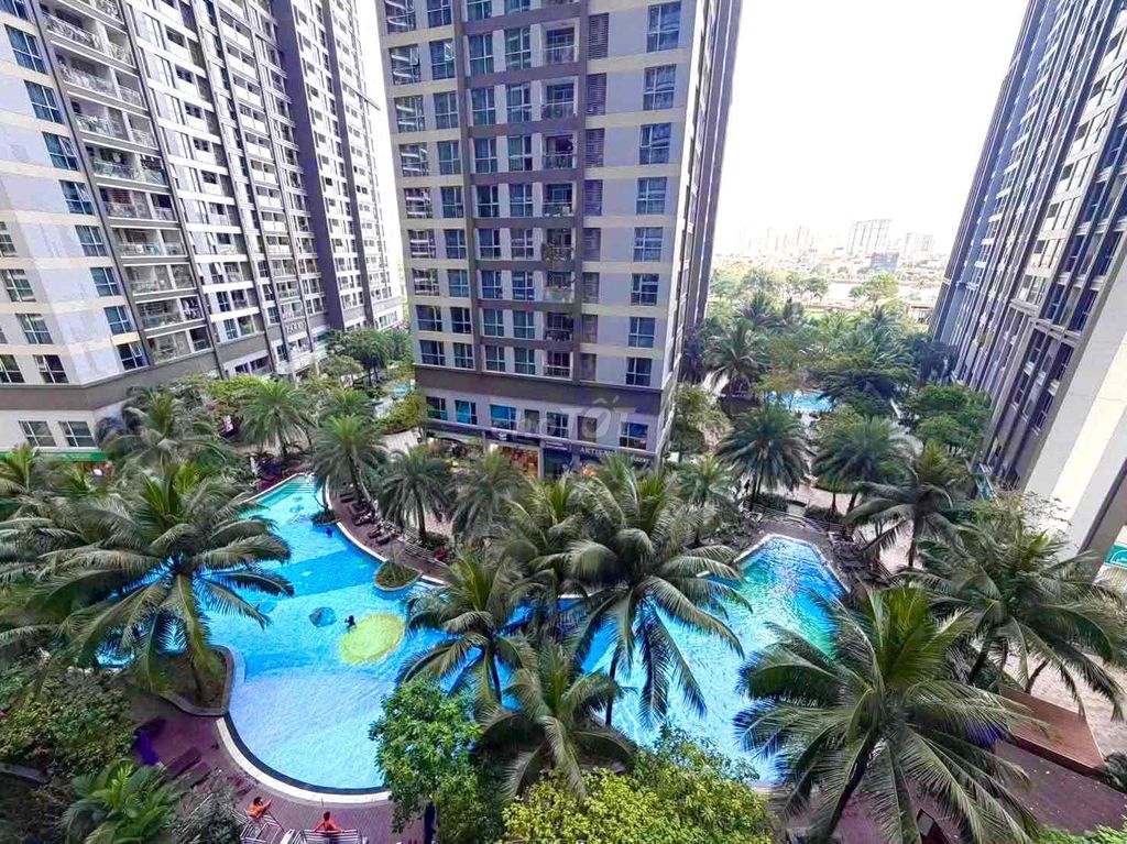 Rent a bedroom with a landmark 81 stove.
