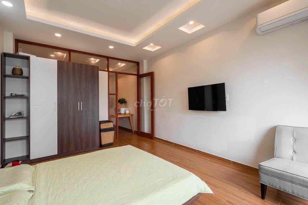Open a bedroom right now. Lê Quang Định, full interior, market lady.