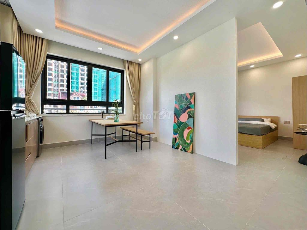 Open the apartment now. Ung Văn Khiêm full new furniture right here in the port.