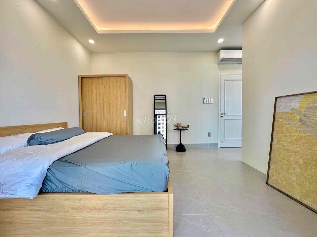 Open the apartment now. Ung Văn Khiêm full new furniture right here in the port.